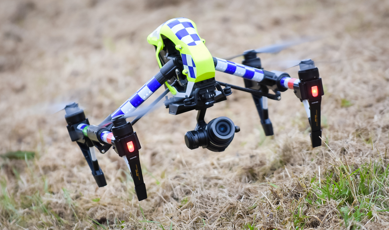 Drone Pengawasan Udara dengan Kamera Visi Malam